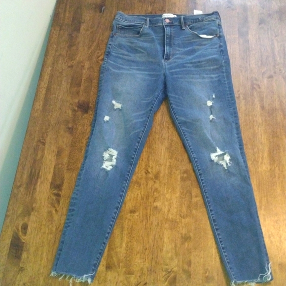 Abercrombie and Fitch The Super Skinny Ultra High Rise Medium Wash 14 - Picture 1 of 6